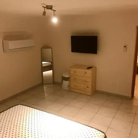 Alley House